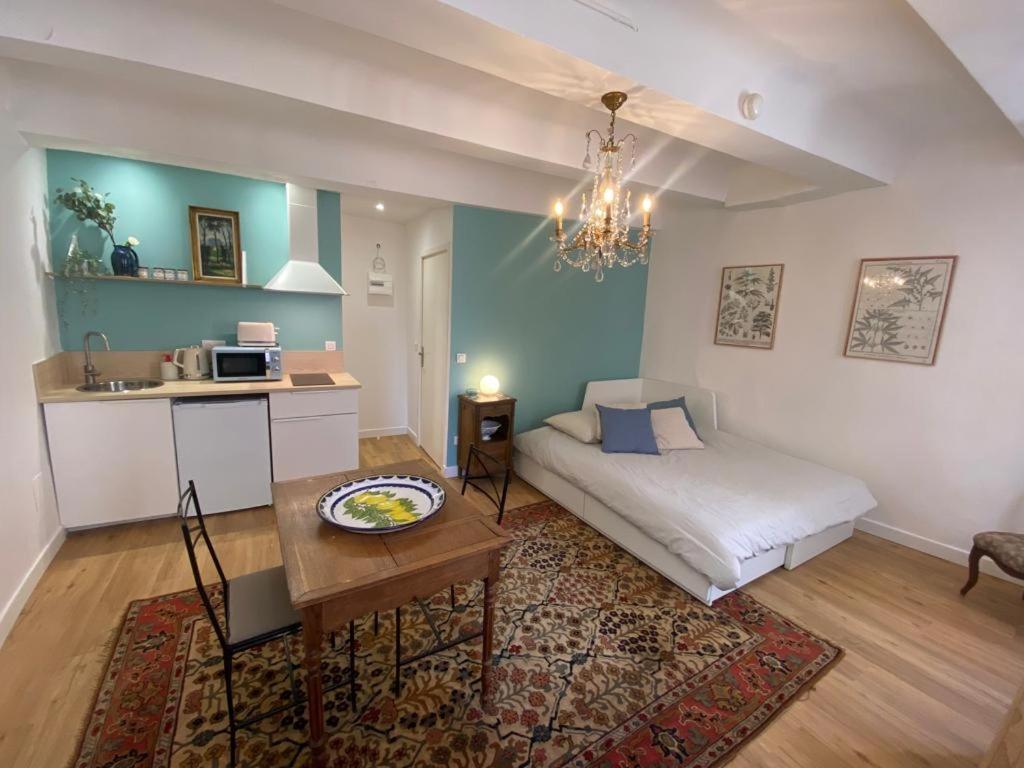 3 Studios Hyeres - Centre Ville Rue Pietonne - Manon Bagian luar foto